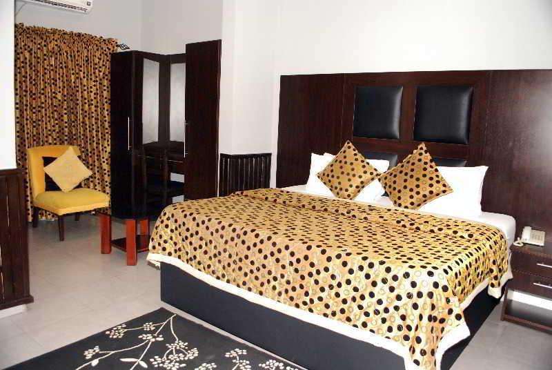 Parkview Astoria Hotel Lagos Exterior photo