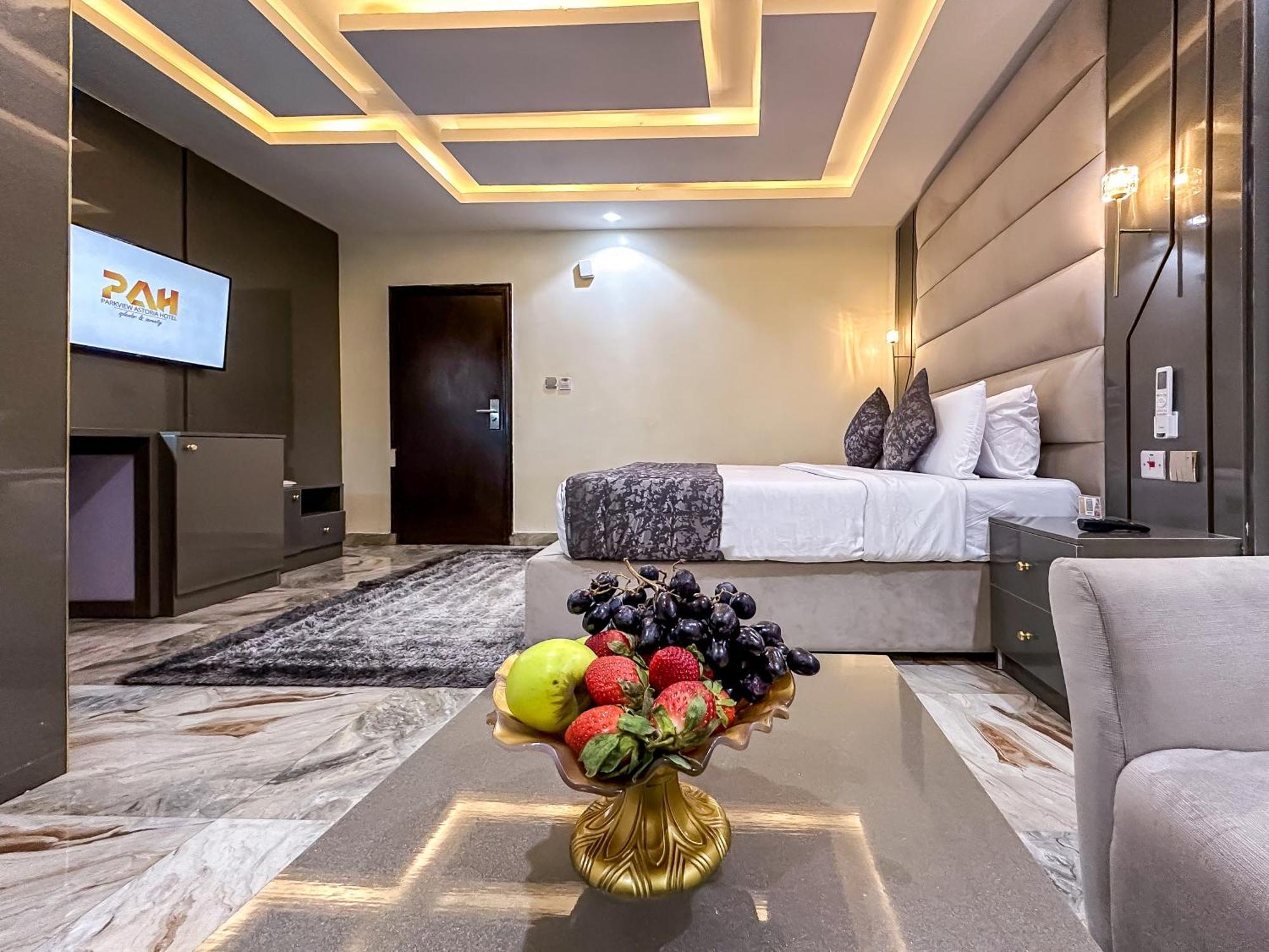 Parkview Astoria Hotel Lagos Exterior photo