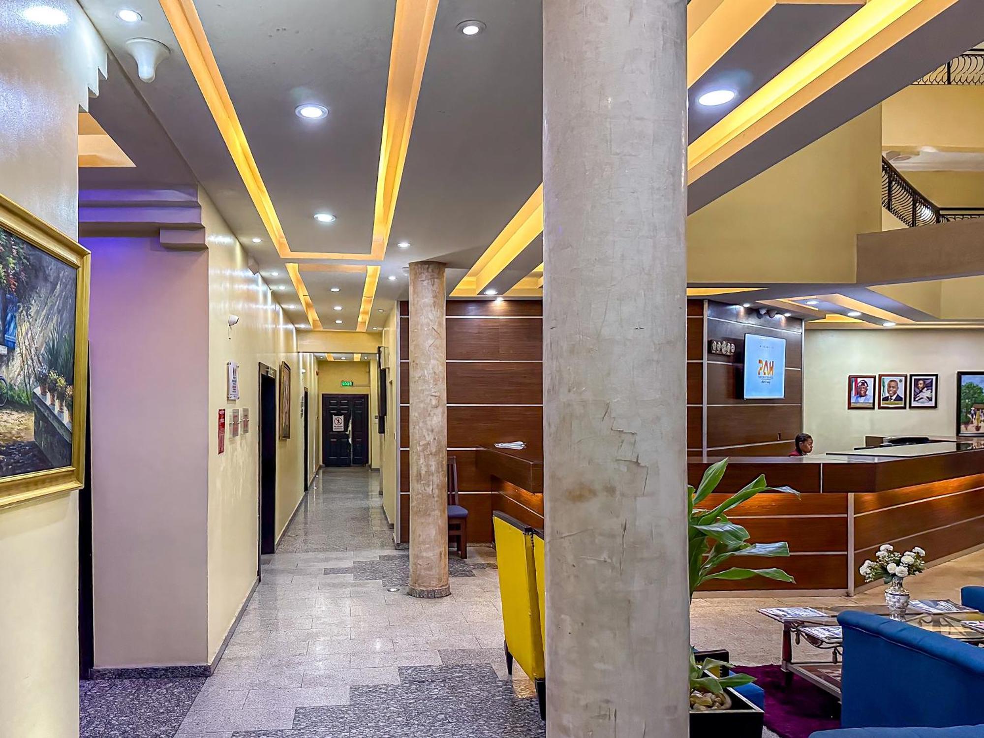 Parkview Astoria Hotel Lagos Exterior photo