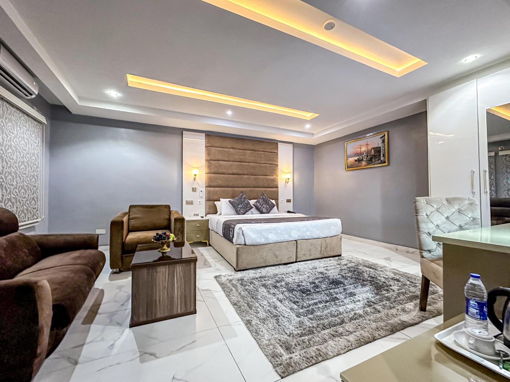 Parkview Astoria Hotel Lagos Exterior photo