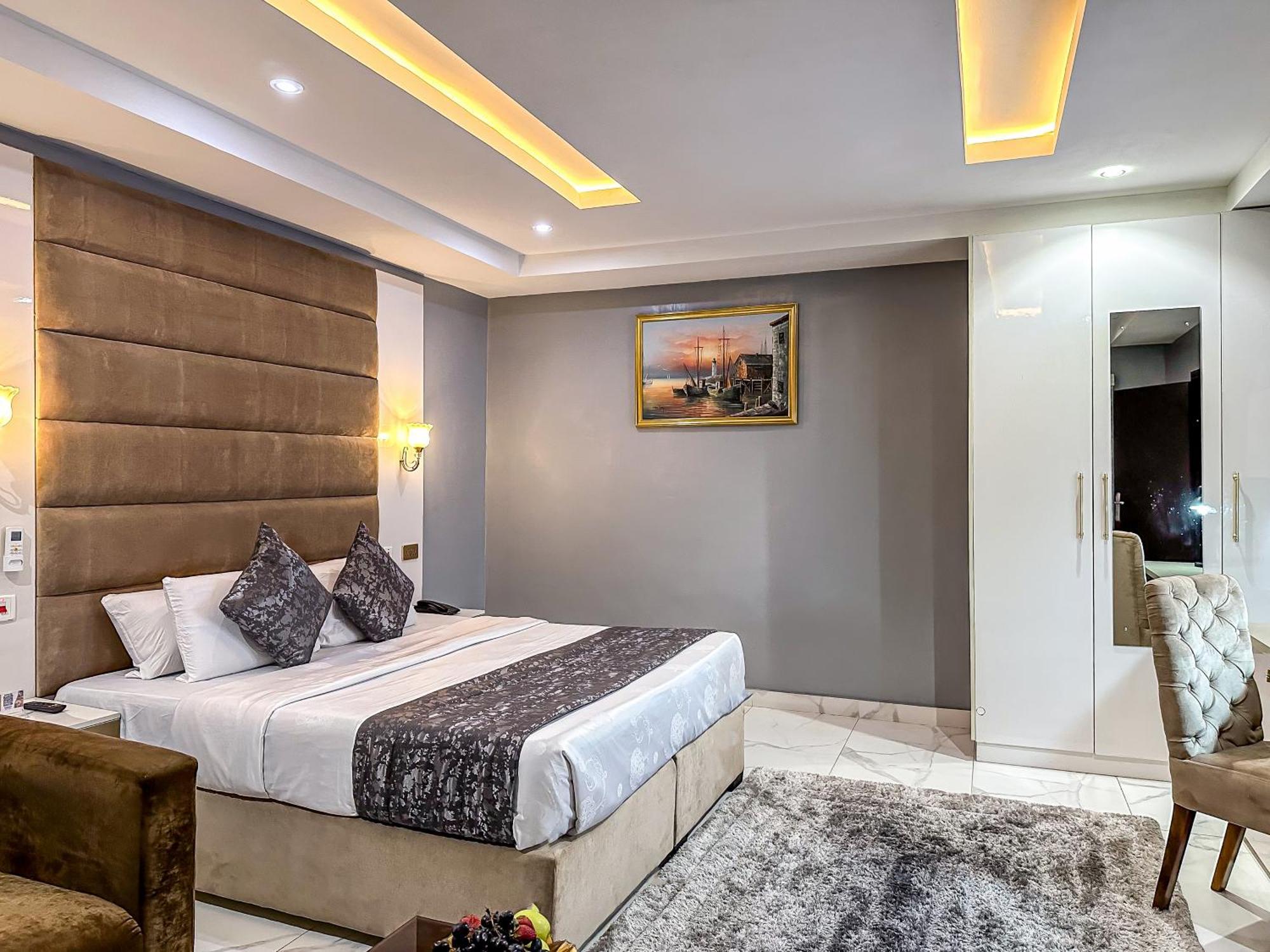 Parkview Astoria Hotel Lagos Exterior photo