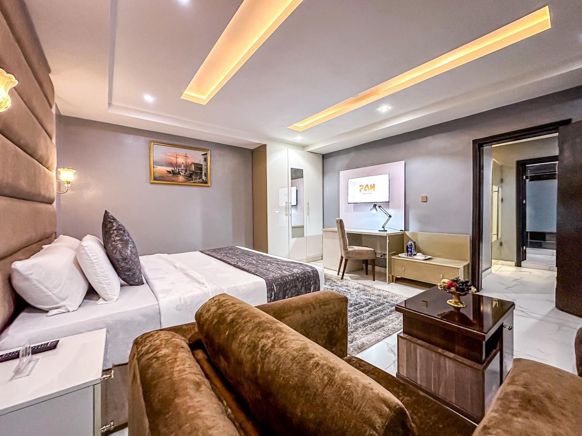 Parkview Astoria Hotel Lagos Exterior photo