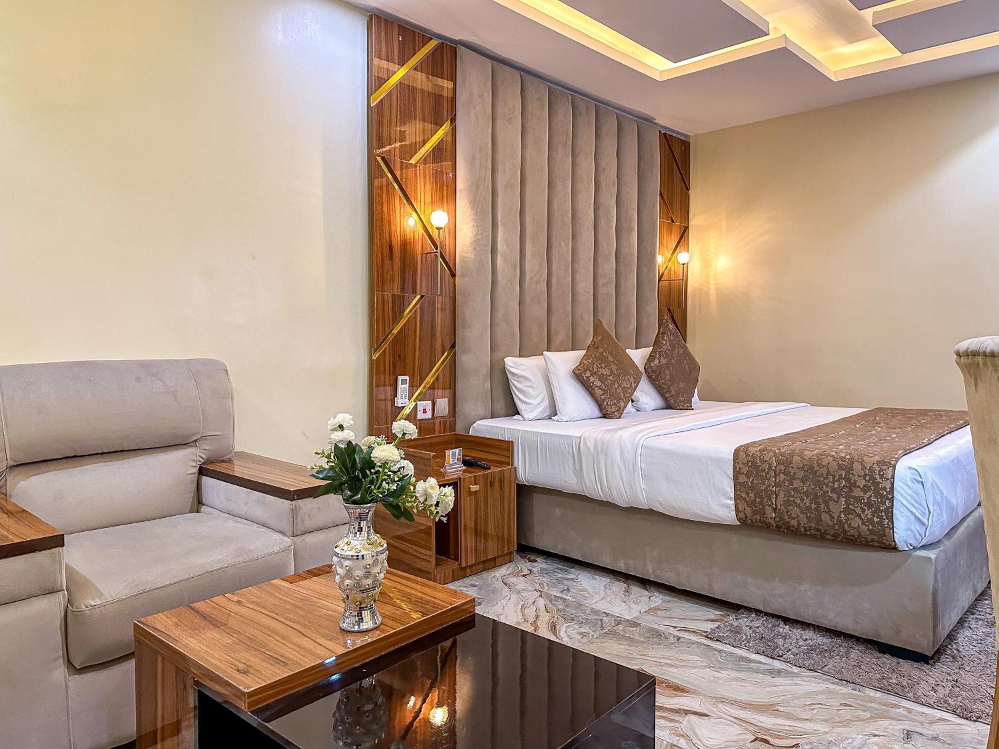 Parkview Astoria Hotel Lagos Exterior photo