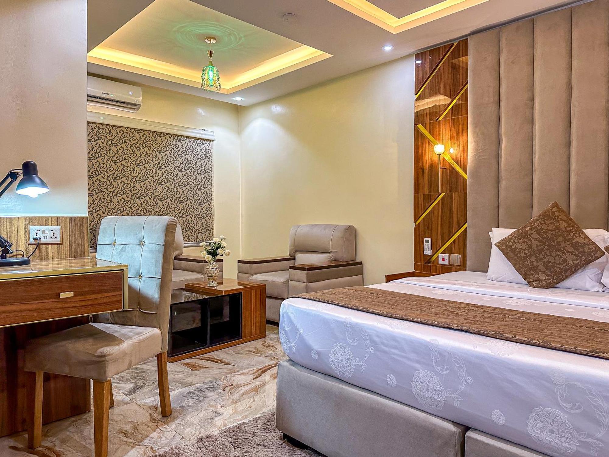 Parkview Astoria Hotel Lagos Exterior photo